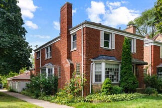 2901 W Sherwin Ave, Chicago, IL 60645
