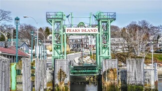 146 Central Ave, Peaks Island, ME 04108