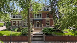 1721 Mount Curve Ave, Minneapolis, MN 55403