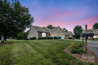 211 Abee St, Morganton, NC 28655