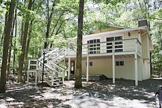 114 Cottonwood Dr, Hawley, PA 18428