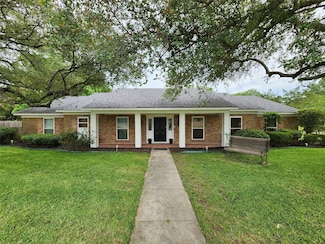 589 Spring Lake Dr, Shreveport, LA 71106