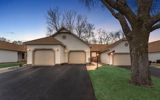 2668 Lake Court Dr Unit 56, New Brighton, MN 55112