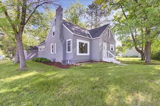 667 W Broadway Ave, Forest Lake, MN 55025