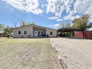 539 E Third St, Hico, TX 76457