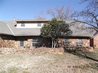 9236 Sutton Place, Oklahoma City, OK 73132