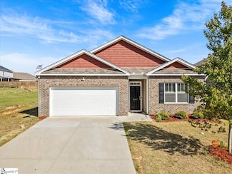 447 Bucky Dr, Woodruff, SC 29388