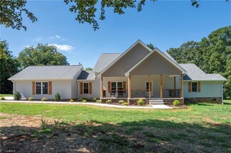 214 Park Ave, Mocksville, NC 27028