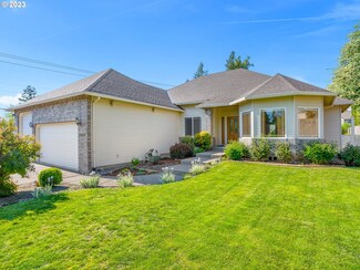 12270 SE Blaine Dr, Clackamas, OR 97015