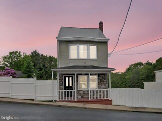 526 Pine Hill St, Minersville, PA 17954