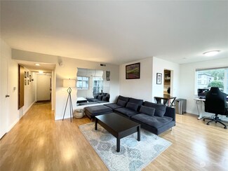 9515 NE 180th St Unit C-102, Bothell, WA 98011