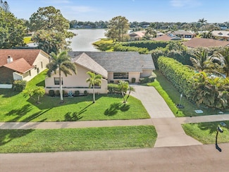 8320 Waccamaw Ln E, Lake Worth, FL 33467