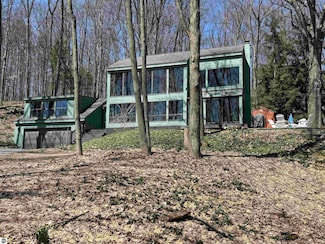 400 W Broadway, Suttons Bay, MI 49682