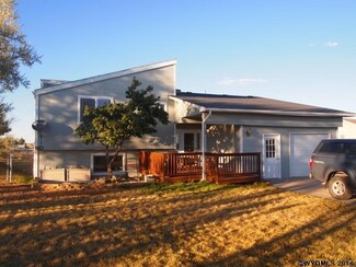 15 Cottonwood Dr, Douglas, WY 82633