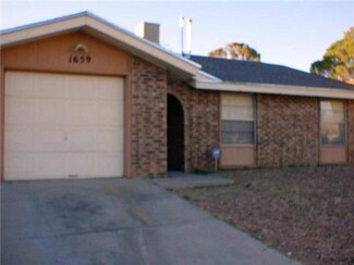 1659 Dave Elliott Dr, El Paso, TX 79936