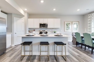 2055 Rainier Dr, Shakopee, MN 55379