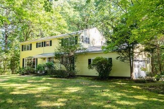 2 Edgewater Dr, Dover, MA 02030