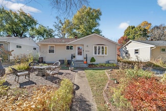 5513 Dahlen Dr, Madison, WI 53705