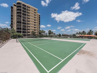 11030 Gulf Shore Dr Unit 504, Naples, FL 34108