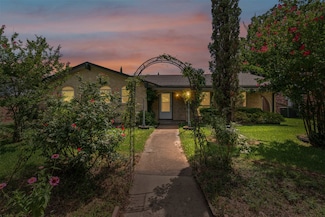 1405 Park Dr E, Garland, TX 75043