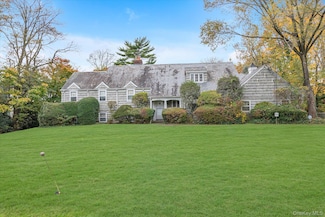 936 Madison St, Woodmere, NY 11598