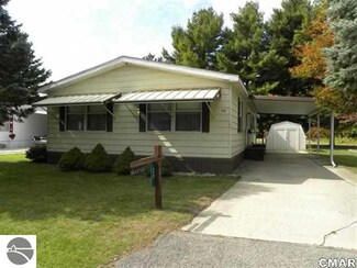 29 Park Dr, Saint Louis, MI 48880