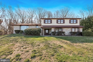 77 Turkey Ln, Furlong, PA 18925