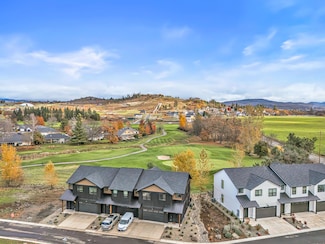 107 Golf View Dr, Eagle Point, OR 97524