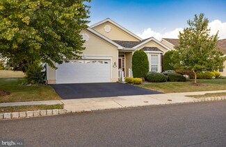 11 Ashford Ct, Columbus, NJ 08022