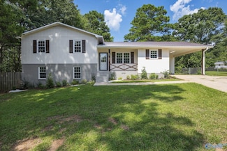 906 Dennis St SW, Jacksonville, AL 36265