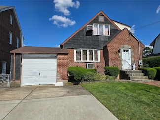 306 Covert Ave, New Hyde Park, NY 11040