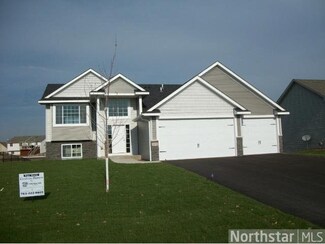 22513 22513 Zion Pkwy NW, Oak Grove, MN 55011