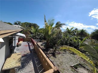 312 9th Ave N, Lake Worth, FL 33460