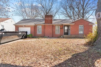 1950 S Pickwick Ave, Springfield, MO 65804