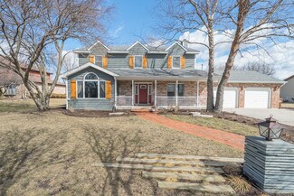 921 Bonnie Ln, Peotone, IL 60468