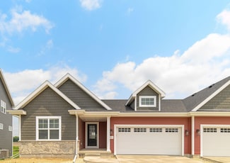6524 Prairie Wood Dr, McFarland, WI 53558