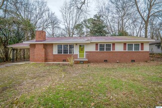 1910 E Willow St, Scottsboro, AL 35768