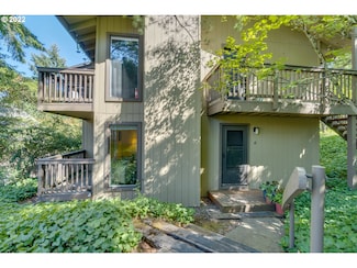 7700 SW Barnes Rd Unit D, Portland, OR 97225