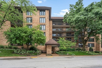1671 Mission Hills Rd Unit 106, Northbrook, IL 60062