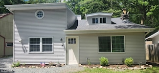 7 Setting Sun Trail, West Milford, NJ 07480