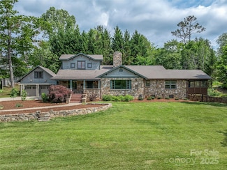 2 Fairway Rd, Asheville, NC 28804