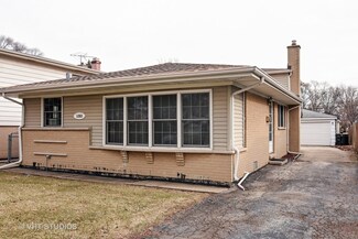 1353 S Vail Ave, Arlington Heights, IL 60005