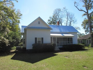 120 Sumner St, Sylvester, GA 31791