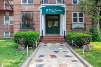 142-35 84th Dr Unit 6F, Jamaica, NY 11435
