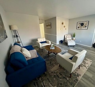 1751 Parknoll Ln, Port Washington, WI 53074