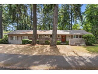 4537 Heritage Ln, Lake Oswego, OR 97035