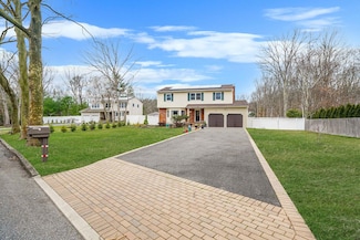 243 Seneca Ave, Dix Hills, NY 11746
