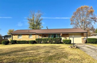 3032 Beech Dr, Columbus, IN 47203