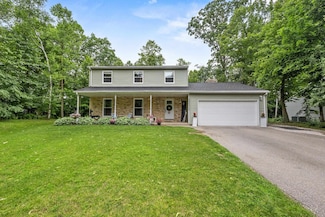1218 Westwood Ln, Manitowoc, WI 54220