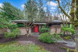 2743 NE 100th St, Seattle, WA 98125
